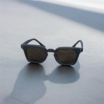 Rouge London Dark Alloy Sunglasses