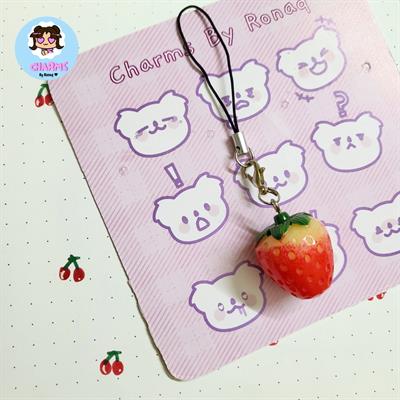 [SOLD OUT] Strawberry Phone Charm 