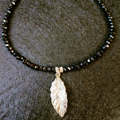 Choker Black Leaf