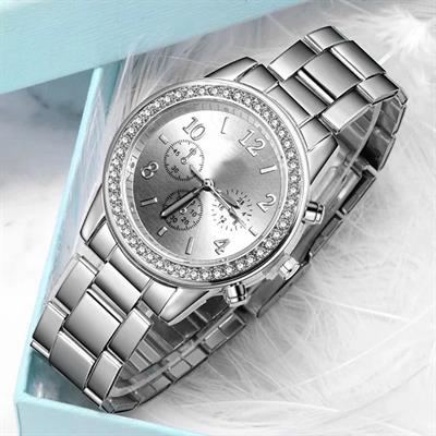 Luxury Quartz Diamonds Unisex Chain Watch