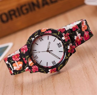 Women's Chain Analog Floral Design Stylish Watch For Girls & Women.
