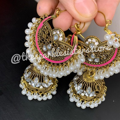 White and pink jhumkian