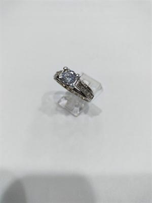 Diamond style ring in pure 925 Sterling Silver