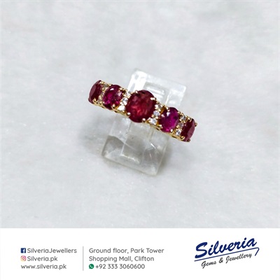 Natural Ruby and diamond ring in 21kt Gold