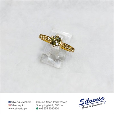 Solitaire diamond ring in 18kt Gold