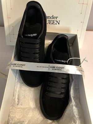 Alexander McQueen Sneakers Black - Size 42