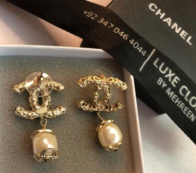 Chanel gold pearl drop earrings 