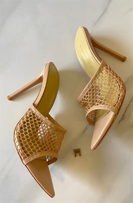 Rossi net 37 heels