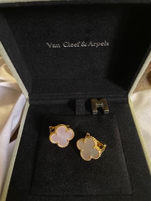 VCA MOP earrings Medium Hook 
