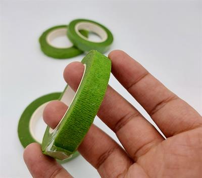 VIBRANT GREEN CREPE PAPER RIBBON - PERFECT FOR PARTIES & CRAFTS - 4 TAPE ROLL