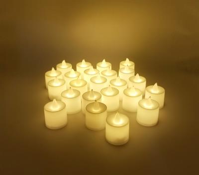 24 LED CANDLES IN WARM COLOR / GOLDEN COLOR