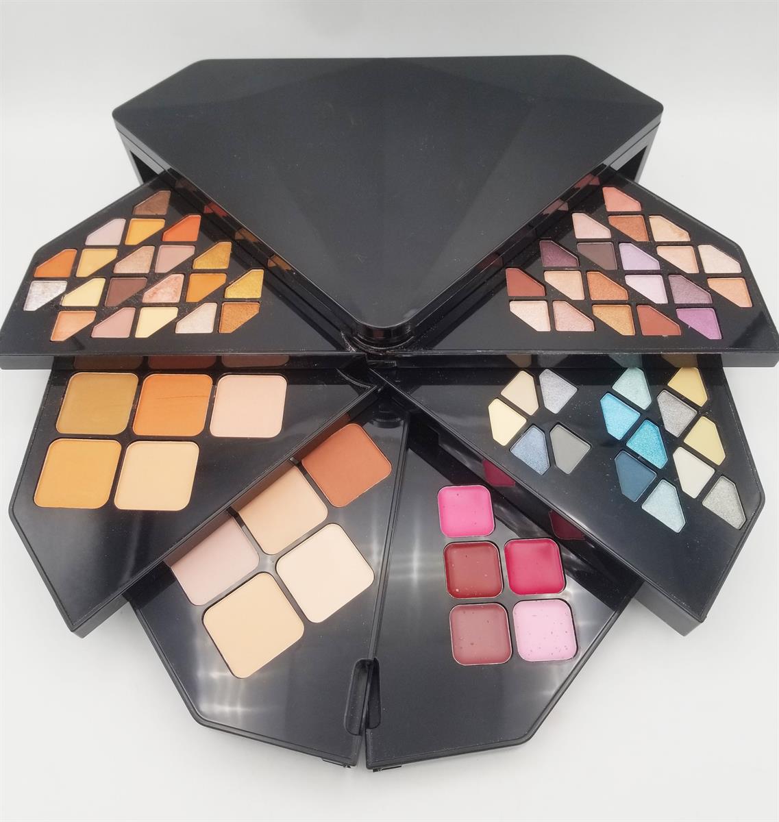 Ellen Tracy 3 shades Contour Collection Highlight , Conceal~ All