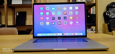 MacBook Pro (15-Inch 2018) Core i7 