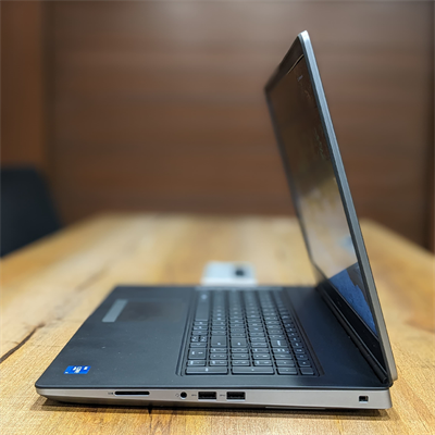 Dell Precision 7760 Mobile Workstation | Intel Octa-Core i7-11850H | NVIDIA RTX A5000 16GB GDDR6 