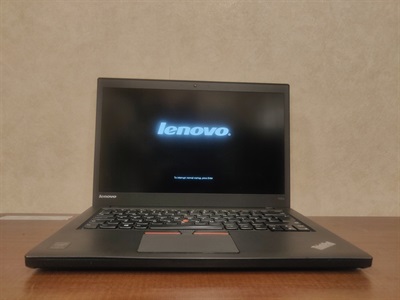 Lenovo ThinkPad T450s Core i5 5th Generation 4GB RAM 180GB SSD 14.1" FHD Display Upto 2 Hours Battery Backup with 3 Months Warranty 