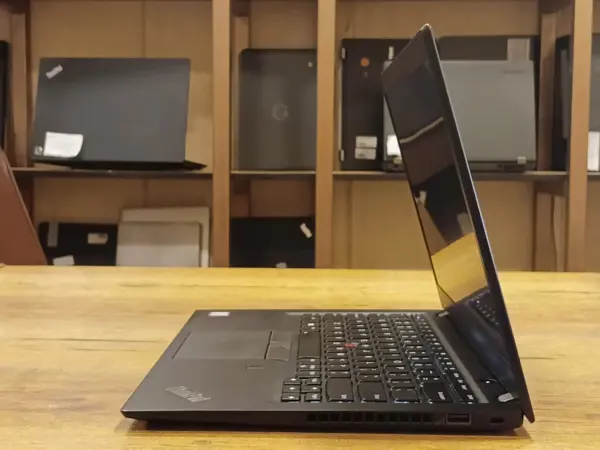 Lenovo ThinkPad T490s Core™-i7 8th Generation Laptop