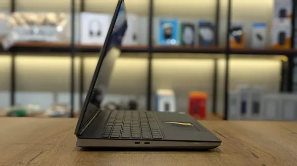 Dell Precision 15 7560 Mobile Workstation | Nvidia RTX A2000 4GB GDDR6 Dedicated graphics