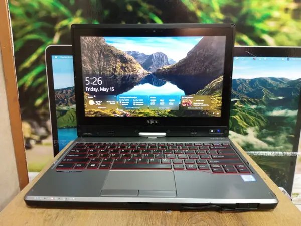 Fujitsu LifeBook T938 core i5 8th Generation Convertible Laptop