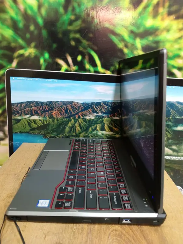 Fujitsu LifeBook T726 Core i5 6th Generation