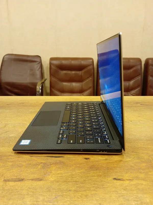 Dell XPS 13 9350 Core i7 6th Generation 