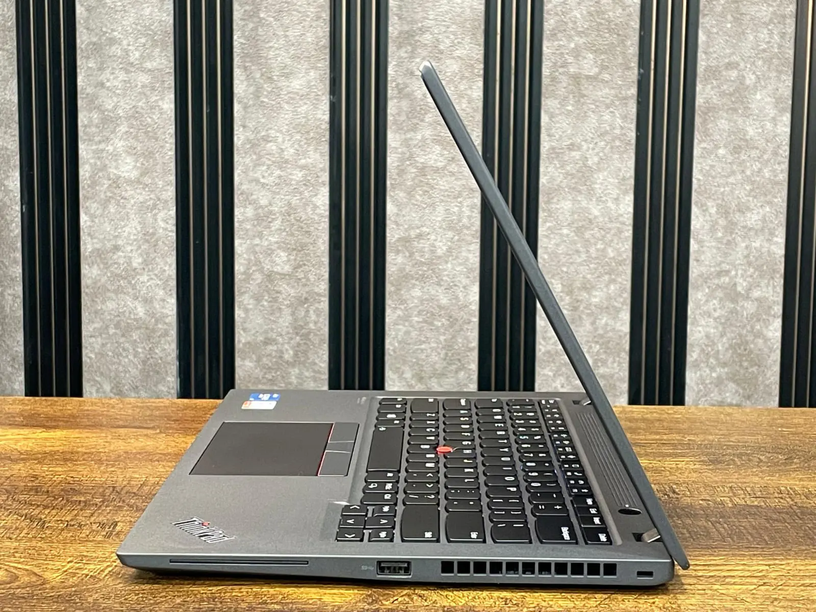 Lenovo ThinkPad T14s Gen 2 Laptop