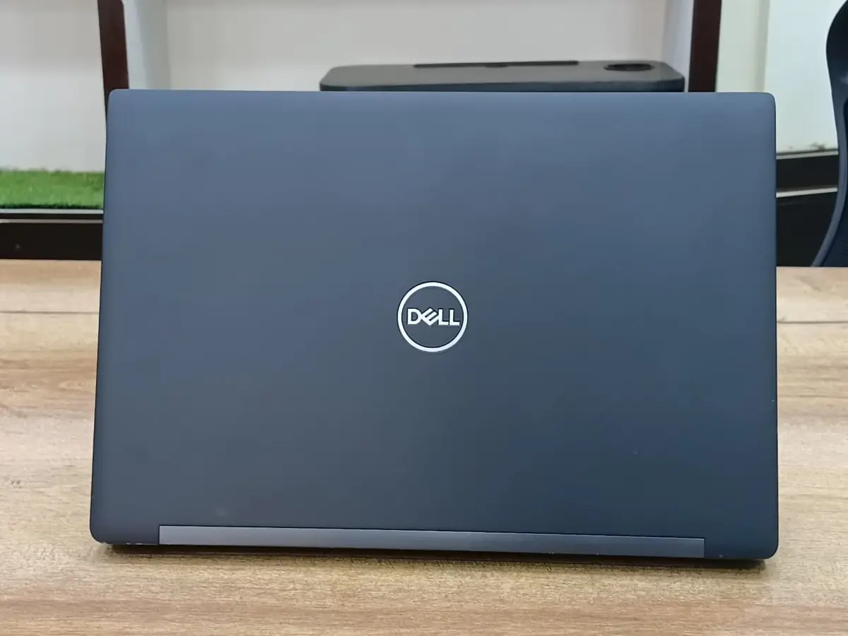 High-Performance and Portable Dell Latitude 7290 Core i7 8th Gen