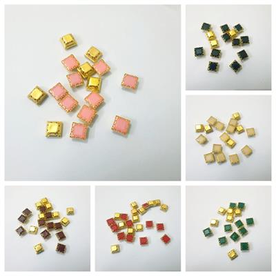 18 Pcs Square Crystals Plastic Beads 1 cm in Various Colors