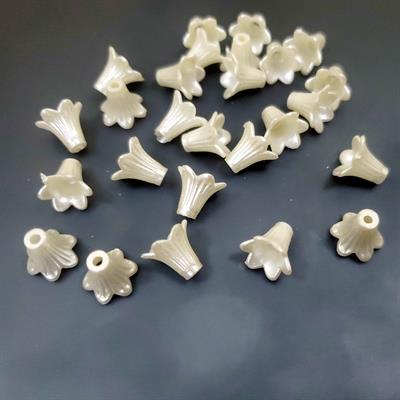 50 Pcs Acrylic Pearl five petals flower beads for decoration creamy white 1cm