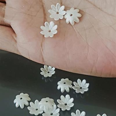 100 Pcs Size Off White Cremay Color Pearl Flower Petal Beads 10mm