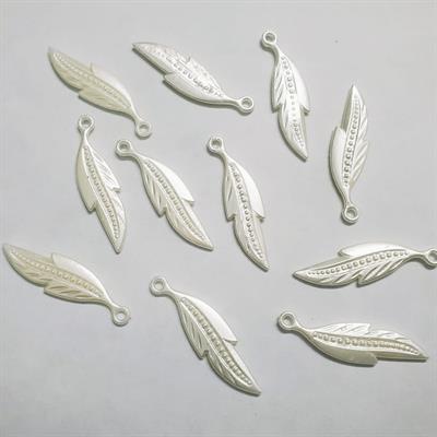 10 gm Off white Leaf Long Beads With Holes Plastic For Making Crafts DIY