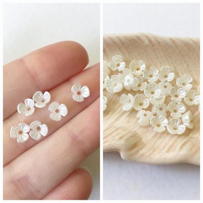 100 Pcs Carved Three Petal Flower Shape Acrylic Beads For DIY Beads 10 mm