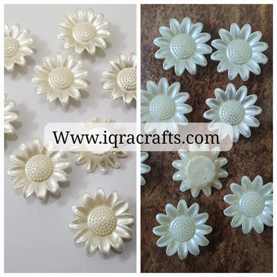 10 Pcs Acrylic Flower Caps off White Color Sun flowers beads With Holes 25m