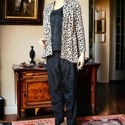 Chic Leopard Print Jacket with Luxurious Black Reshmeen Silk Lining