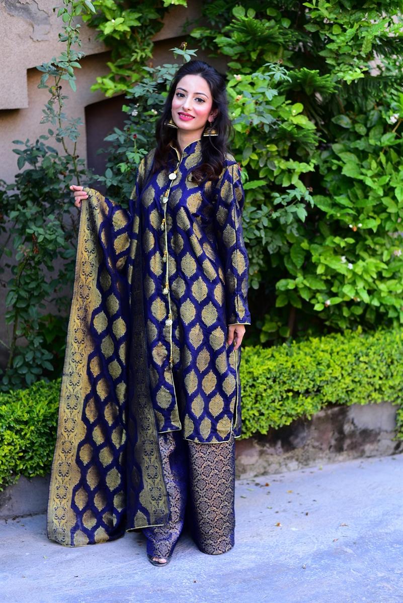 Diva Style Daksha Kanya Banarasi Silk Designer Gown for Women, Party Wear  Indian Wedding Reception Wear Bridal Dress,indian Anarkali Dress - Etsy |  Women silk dress, Indian bridal dress, Gown party wear