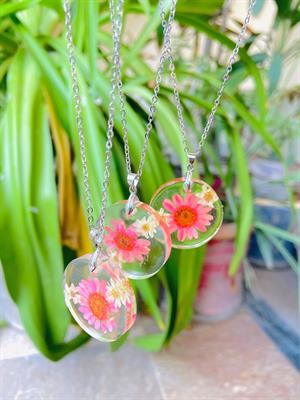 Pink daisy pendent 
