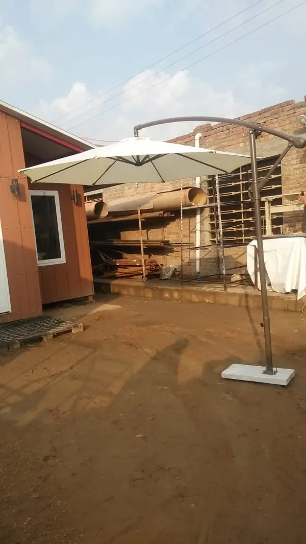  Luxury Side Pole Garden Umbrella heavy duty with stand, 9 ft diameter, patio outdoor, Garden umbrella. 