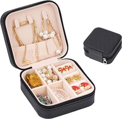 Small Jewelry Box, Mini Jewelry Travel Case, PU Leather Travel Jewelry Organizer Box, Small Portable Portable Jewelry Storage Holder for Womens Rings Earrings Necklaces Bracelets