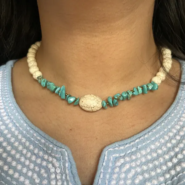 Oval white/feroza stone necklace