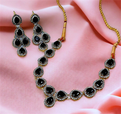 Tear Necklace Set Black