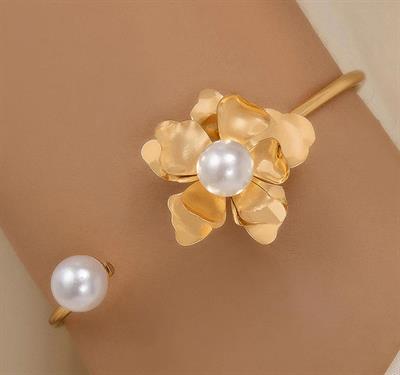 Flower Pearl Bracelet